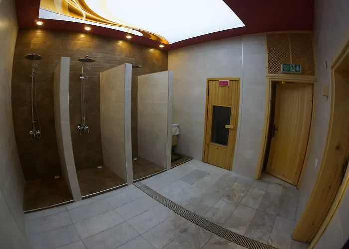 Tonoz Hotell 3*