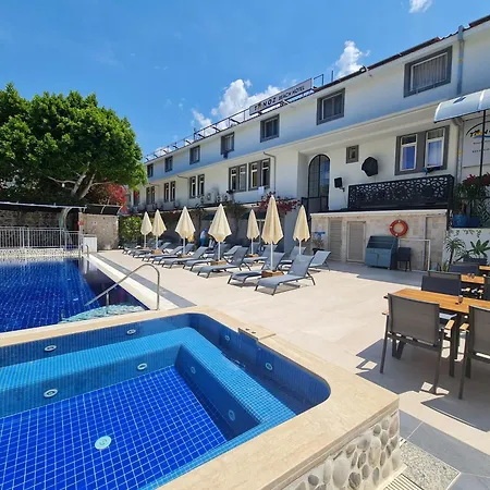 Tonoz Hotel 3*